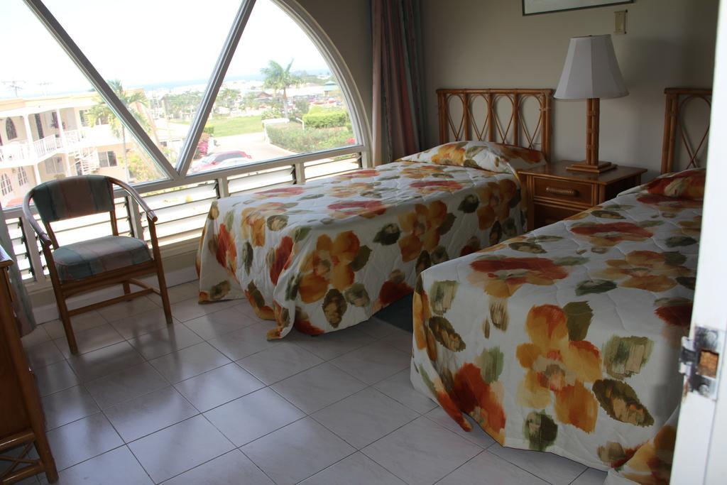 The Atrium At Ironshore Montego Bay Room photo